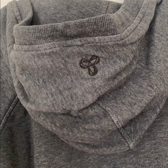 TNA hoodie - Picture 4 of 4